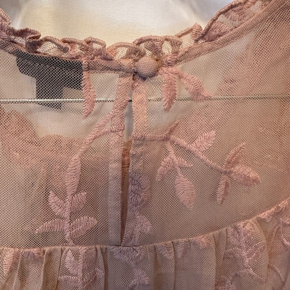 NWT Torrid Women’s 2X Taupe Sheer Mesh Embroidered Ruffle Sleeveless Blouse - Picture 7 of 11